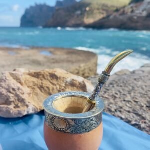 Mate Imperial de calabaza forrado en cuero natural con virola y base de alpaca